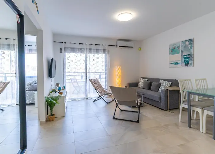 Modern 2-Bedroom Apartment With Stunning View
